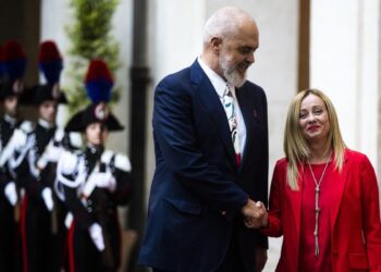 Marrëveshjet e firmosura dekor/Paloka: Takimi Rama-Meloni,show mes skandaleve