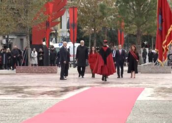 Nis ceremonia e 113-vjetorit të Pavarësisë në Vlorë, mbërrin Edi Rama dhe Vjosa Osmani
