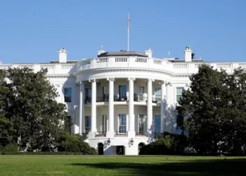 Të shtëna me armë zjarri pranë Shtëpisë së Bardhë, plagosen 2 persona