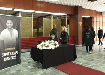 Tetovë/ Nis ceremonia mortore për Shpat Kasapin, i ndarë nga jeta pas atakut në zemër