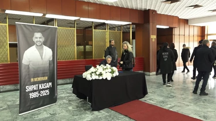 Tetovë/ Nis ceremonia mortore për Shpat Kasapin, i ndarë nga jeta pas atakut në zemër