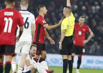 Strakosha shpëton portën kuqezi, mbyllet pjesa e parë pa gola të shënuar