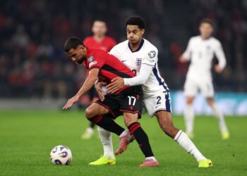 Erdhi nga Anglia për të parë kombëtaren e tij dhe në stadium tifozi ia fut gjumit!