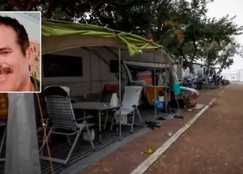 Vrasja e shqiptarit në Greqi, policia sekuestron laptopë dhe telefona