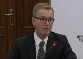 Gonzato ‘i ngrin buzëqeshjen’ Ramës: Mbyllja e kapitujve për negociatat është më e vështirë se sa çelja