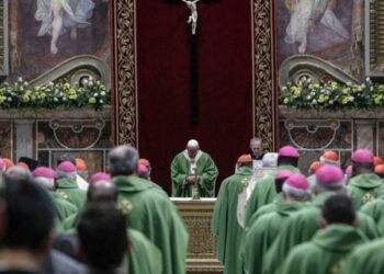 Skandal në Kishën Katolike të Spanjës — Peshkopi akuzohet për abuzim seksual me të mitur