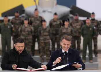 Ukraina arrin marrëveshje me Francën për aeroplanë luftarakë