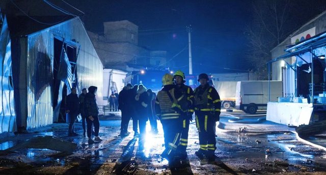 Ukraina nën errësirë: Reduktim energjie deri në 16 orë për shkak të sulmeve ruse