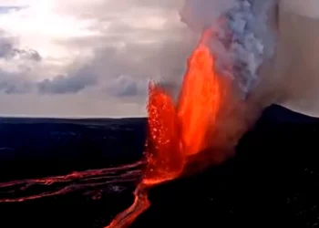 Vullkani japonez shpërthen pas 13 muajsh