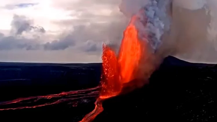 Vullkani japonez shpërthen pas 13 muajsh
