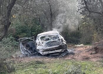 Atentati në Rinas/ Del fotoja e makinës së djegur të autorëve, dyshohet për 4 bashkëpunëtorë