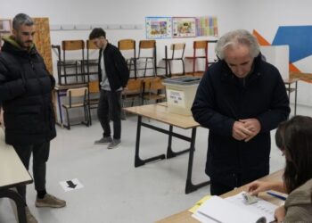 Edhe Kosova në zgjedhje/ Qytetarët në 18 komuna votojnë për të zgjedhur kryetarët e tyre në balotazh