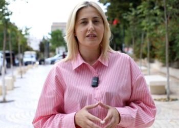 “Shkolla iu dhurua për resort oligarkëve”/ Zhupa: Mësimi në Sarandë në kushte jo normale