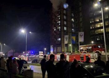 Tragjedi në Bosnje e Hercegovinë! Azili i të moshuarve përfshihet nga flakët, humbin jetën 10 persona