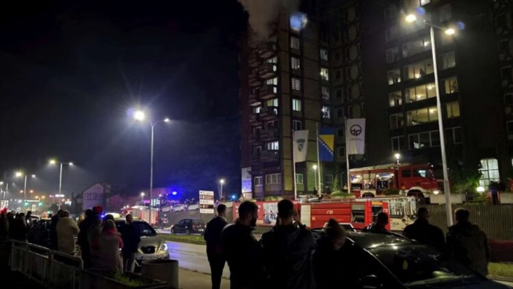 Tragjedi në Bosnje e Hercegovinë! Azili i të moshuarve përfshihet nga flakët, humbin jetën 10 persona