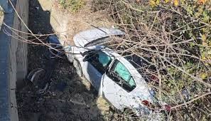 Aksident i rëndë në aksin Berat–Lushnje: Mjeti përfundon në kanal, dy të plagosur