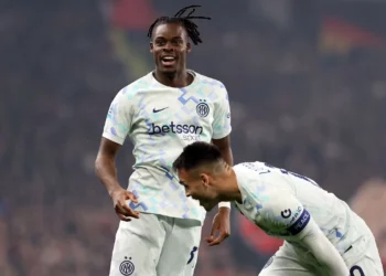 Interi nuk gabon ndaj Genoas, mposht skuadrën e De Rossit dhe merr kreun e renditjes