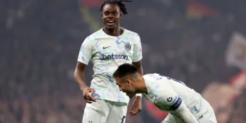 Interi nuk gabon ndaj Genoas, mposht skuadrën e De Rossit dhe merr kreun e renditjes