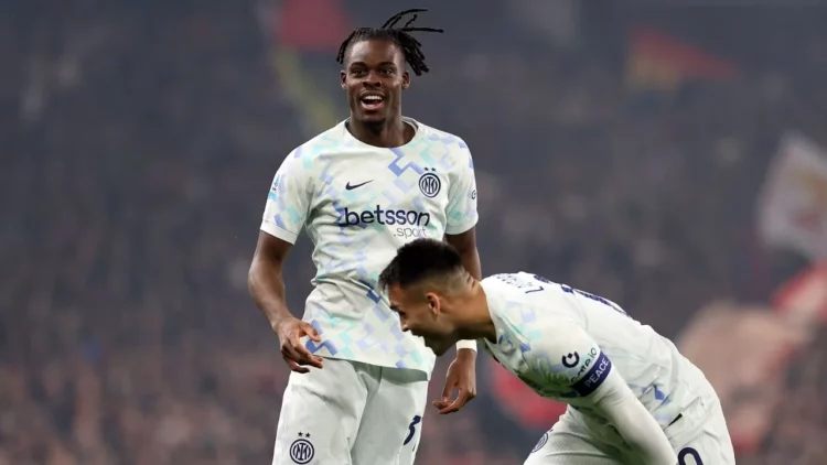 Interi nuk gabon ndaj Genoas, mposht skuadrën e De Rossit dhe merr kreun e renditjes