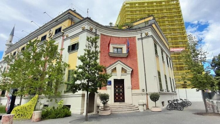 Prokuroria arreston 6 zyrtarë të bashkisë Tiranë, ja përse akuzohen