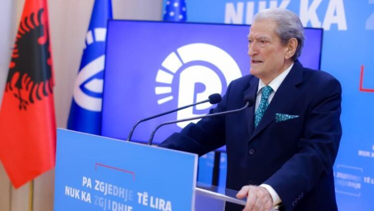 Tension në kampin blu/ Berisha reagon ndaj lëvizjeve të Salianjit në Durrës: Mos u bëni pjesë e takimeve të tilla