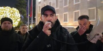 Protesta përpara kryeministisë, Lapaj akuza Endri Shabanit: Shërbëtor i Ramës