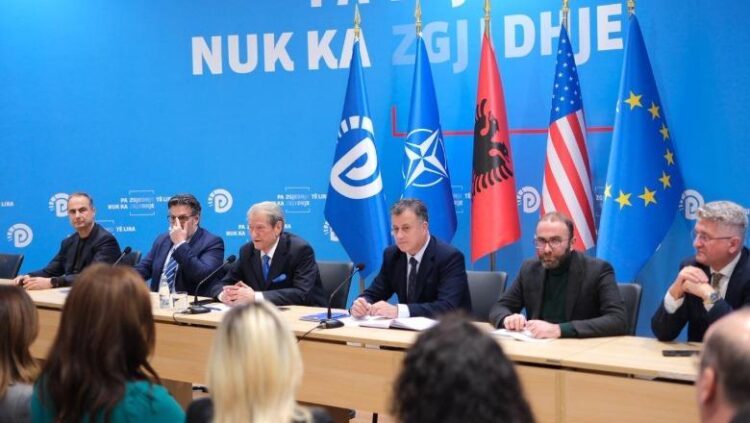 Protesta e PD, Berisha tregon skenarin: Nuk do e lirojmë sheshin derisa Rama të ikë