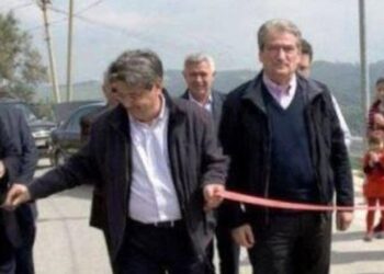 Akuzat për “turma të importuara” ndaj Salianjit, por dikur Berisha përuronte rrugë krah Benet Becit