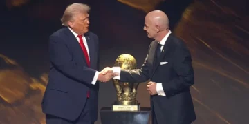 Giani Infantino i jep Presidentit Donald Trump “Çmimin e Paqes FIFA”
