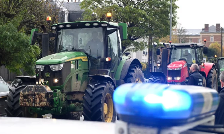 Policia Kufitare: Protesta e fermerëve grekë bllokon sërish sot rrugën Kakavijë–Janinë