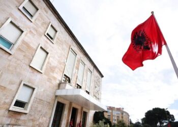 Rritje për pagën minimale, 50 mijë lekë nga fillimi i vitit të ardhshëm