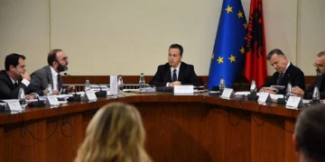 Skandali Balluku/ Porosia e Ramës për Peleshin dhe Ballën: Prisni vendimin e Kushtetueses!