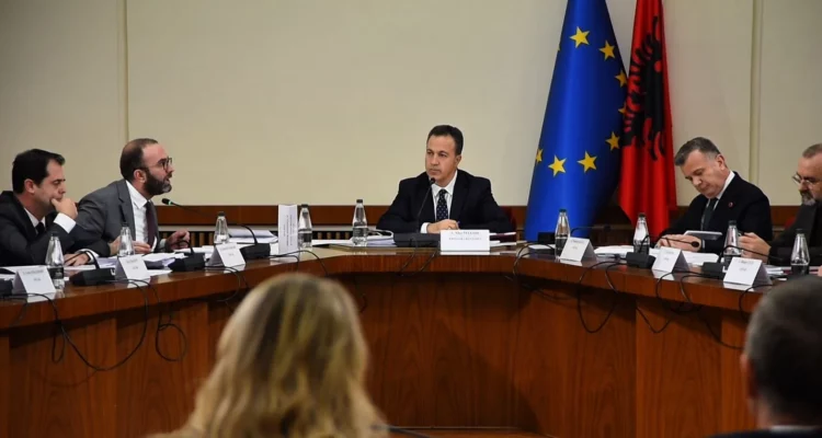 Skandali Balluku/ Porosia e Ramës për Peleshin dhe Ballën: Prisni vendimin e Kushtetueses!