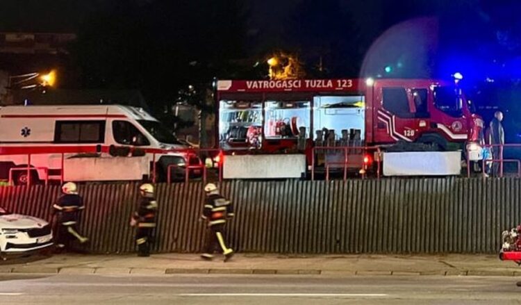 Tym dhe erë djegieje alarmojnë fqinjët, gjendet i pajetë një person në Elbasan