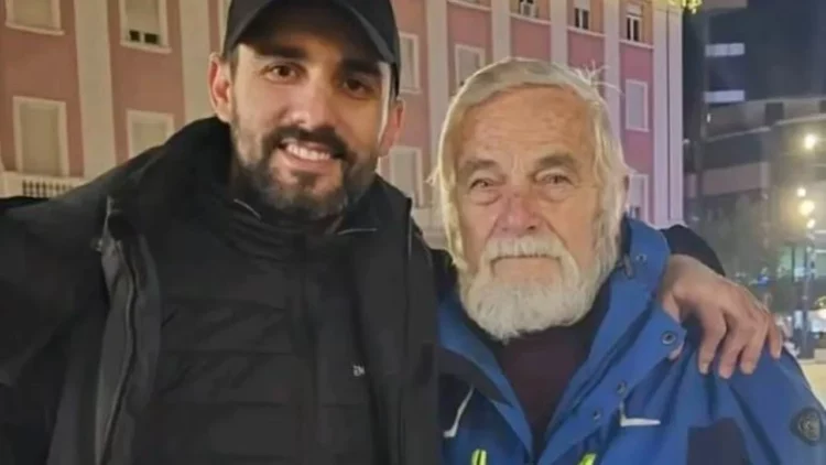 “Eh, mor Llapa, të thashë të mos e publikoje”, Lapaj postoi foton me aktorin, reagon Viktor Zhusti