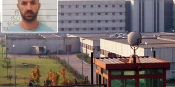 Shqiptari shpërthen qelinë në Itali dhe zhduket pa gjurmë, arratisja për herë të katërt nga burgu