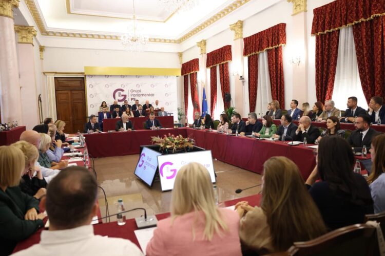 Mbledhja e Grupit Parlamentar të PS, Rama porosit deputetët: Dilni dhe takoni elektoratin