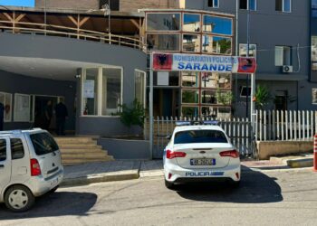 Arma e zjarrit në mes të Sarandës, u gjet nga grupi i fëmijëve të mitur