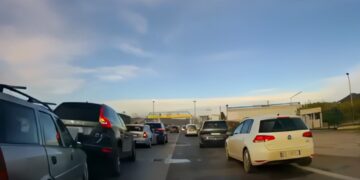 Aksident shumëfishtë në autostradën Tiranë–Durrës, përplasen 6 makina