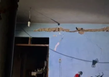 Elbasan/ Shpërthen bombola e gazit, banesa përfshihet nga flakët