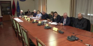 Komisioni Xhafaj mblidhet pa opozitën, nxiton të ndryshojë ligjet e Reformës në Drejtësi