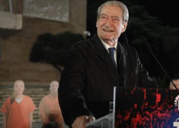 “Po mbron Ballukun dhe sulmon Kushtetuesen”, Berisha i drejtohet Ramës: S’do të të ndahemi derisa të ikësh”