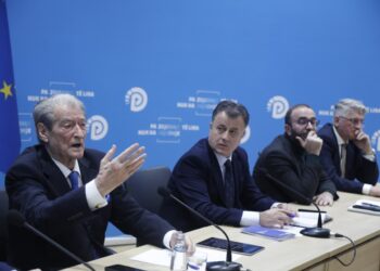 Përplasje në mbledhjen e Këshillit Kombëtar/ Dritan Burgia largohet nga salla: Na ndaloni të flasim…