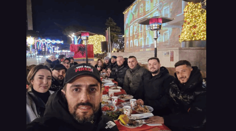 Adriatik Lapaj e pret Vitin e Ri përballë Kryeministrisë