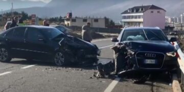 Aksident në Rrugën e Arbrit, plagoset një person