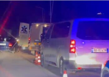 Aksident në Qafë Plloçë-Pogradec/ Makina përplas një person me biçikletë, dërgohet me urgjencë në spital