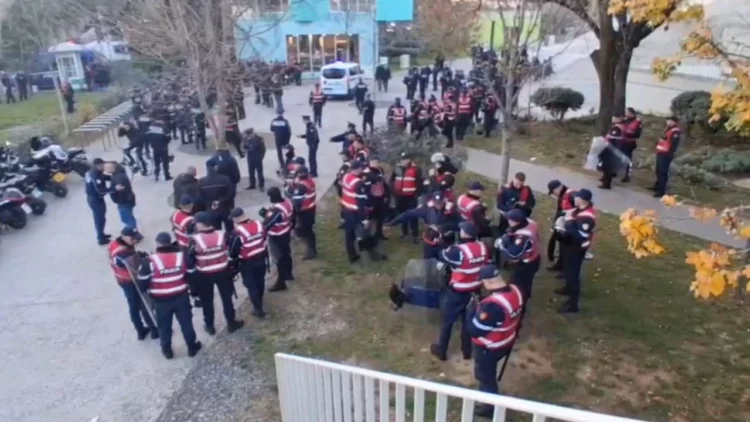 Pak orë para protestës kombëtare të PD-së, Kryeministria nën masa të forta sigurie