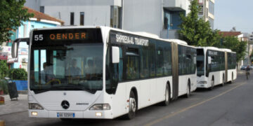 Rriti çmimin e biletës së autobusit, ‘Shpresa.al’ merret nën hetim nga Autoriteti i Konkurrencës