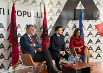 U zgjodh me firmat e PD e votat e PS, Endrit Shabani merr zyrtarisht detyrën si Avokat i Popullit