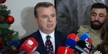 “Zero bashkëpunim me PS”, Balla ironizon deklaratën e Berishës: Do reflektojnë pasi të hanë gjelin e detit